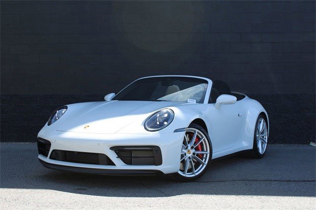 2022 Porsche 911 4 GTS photo 2