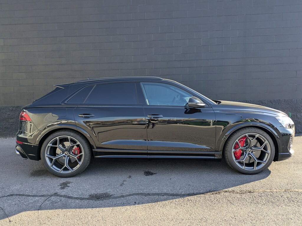 New 2025 Audi RS Q8 4.0T performance SUV
