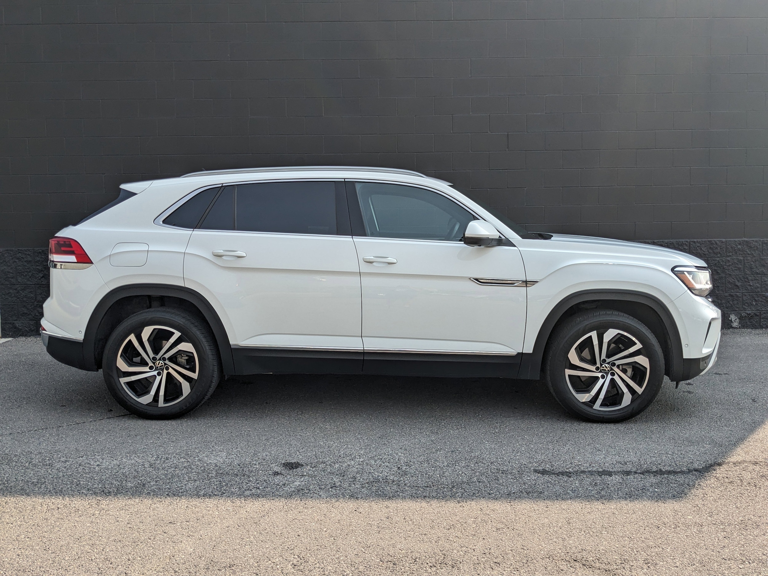 Used 2021 Volkswagen Atlas Cross Sport SEL Premium with VIN 1V2TE2CA3MC201196 for sale in Lehi, UT