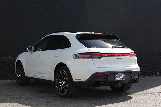 2023 Porsche Macan T photo 3