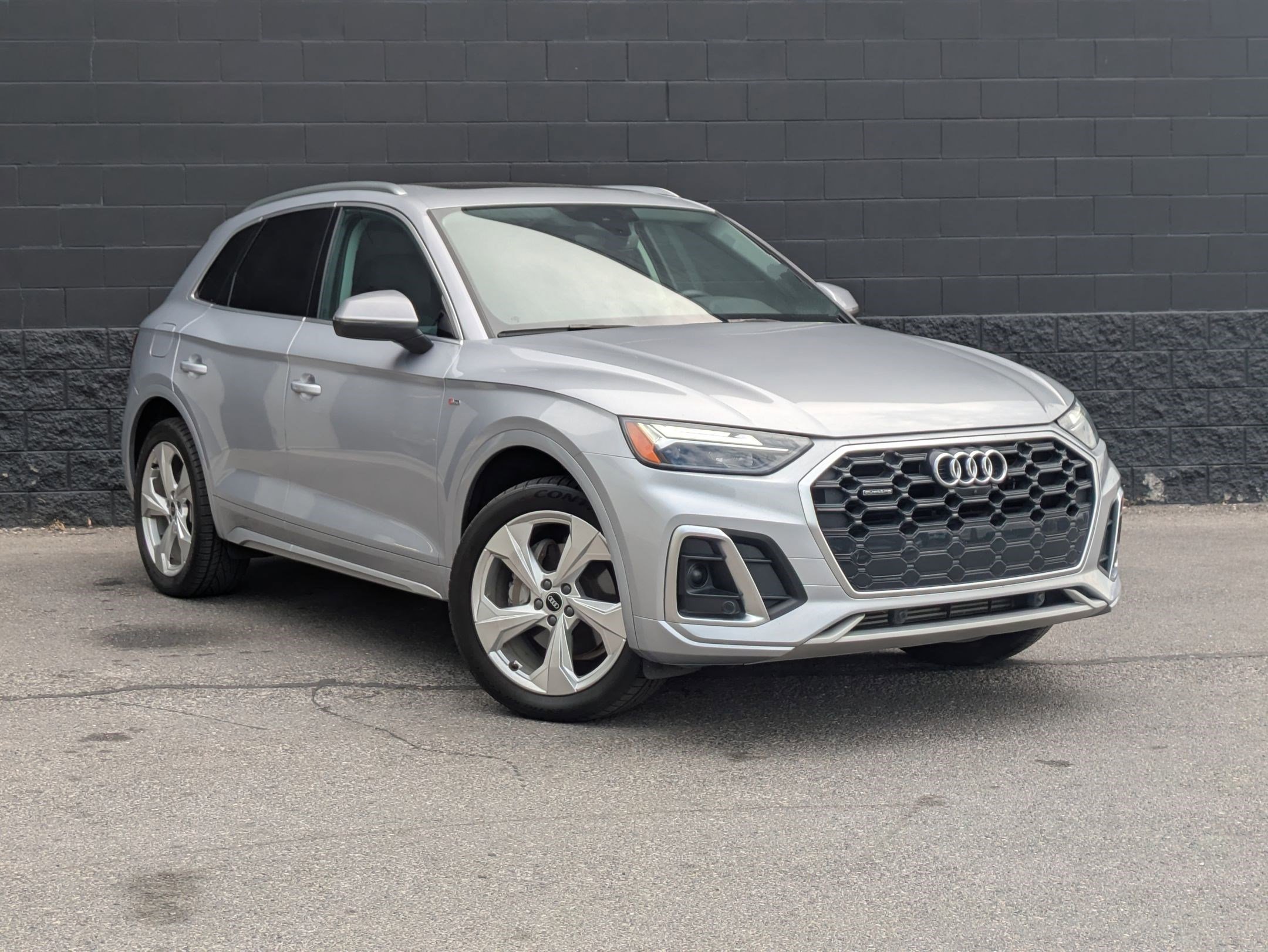 2022 Audi Q5 S line Premium Plus photo 2