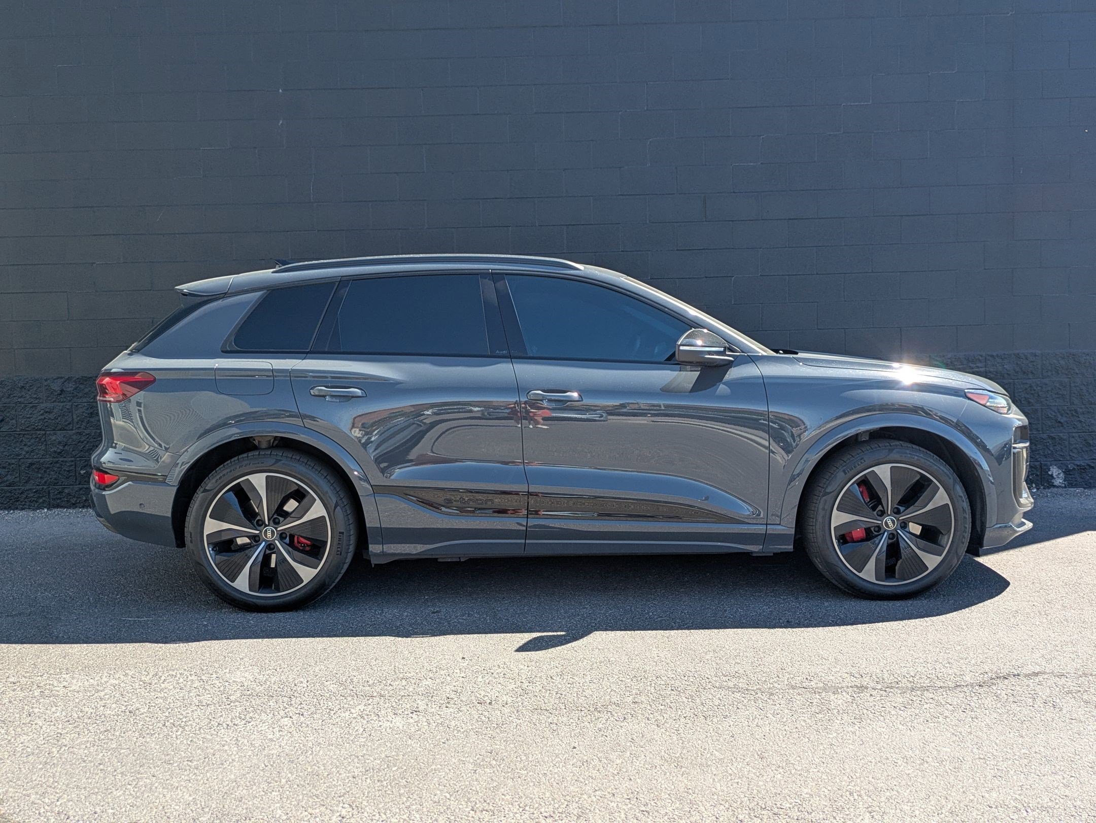2025 Audi SQ6 photo 4