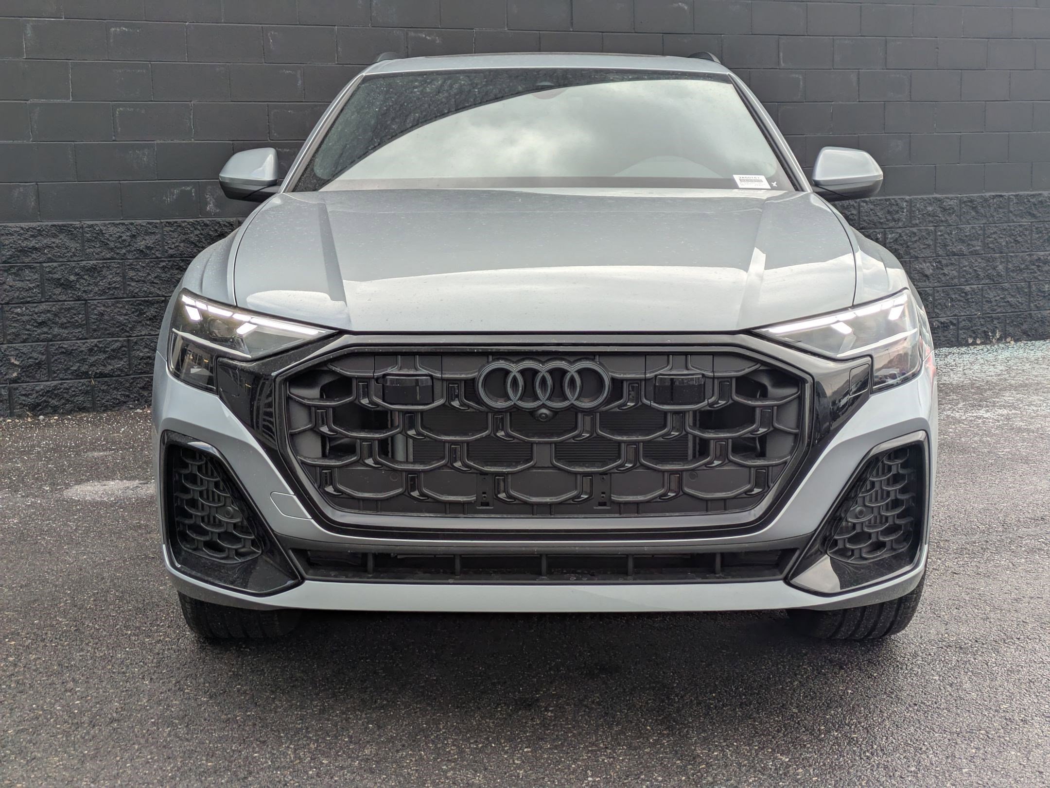 2025 Audi Q8 55 Premium Plus photo 2
