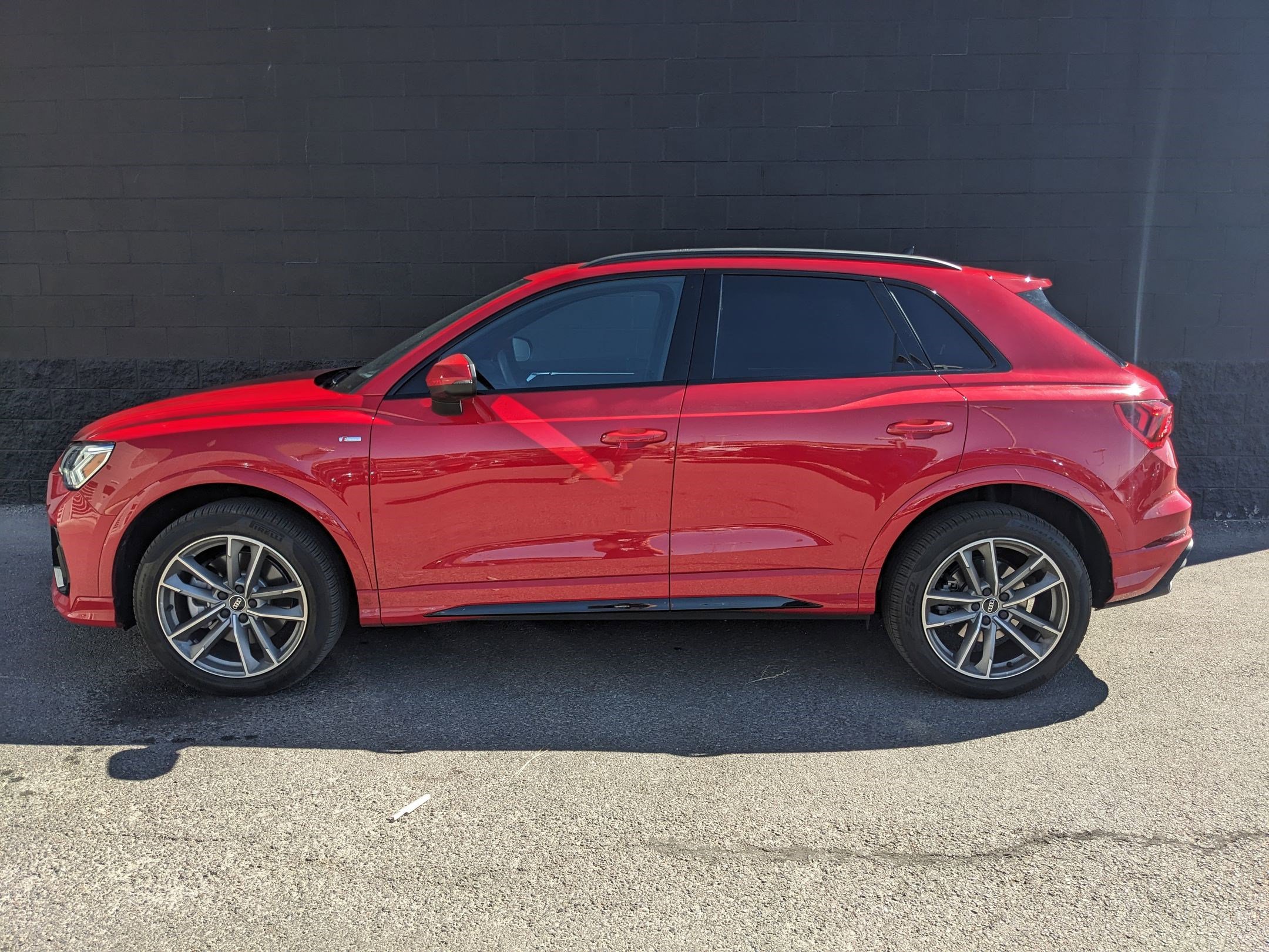 2024 Audi Q3 S line Premium Plus photo 2