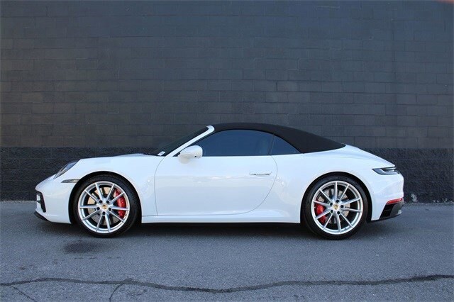 2022 Porsche 911 4 GTS photo 3