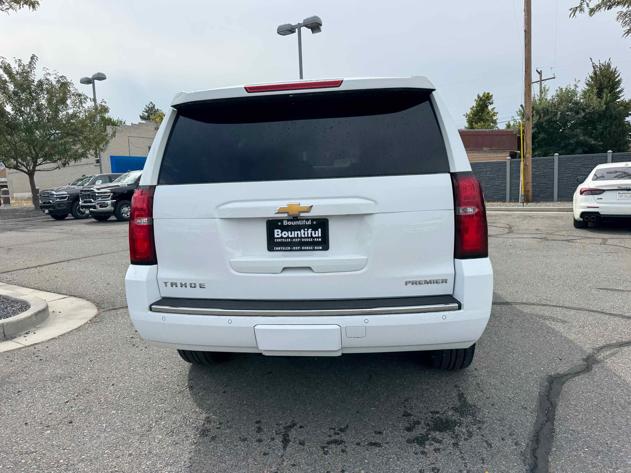 2020 Chevrolet Tahoe Premier photo 2