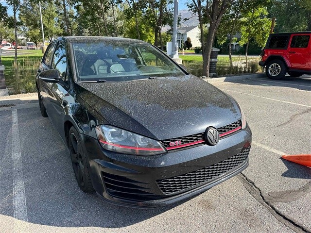 2017 Volkswagen Golf GTI SE photo 3