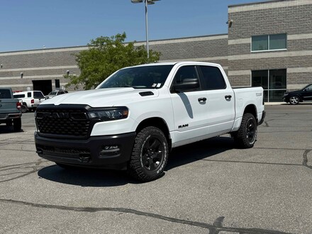 2025 Ram 1500 WARLOCK CREW CAB 4X4 5'7 BOX Pickup
