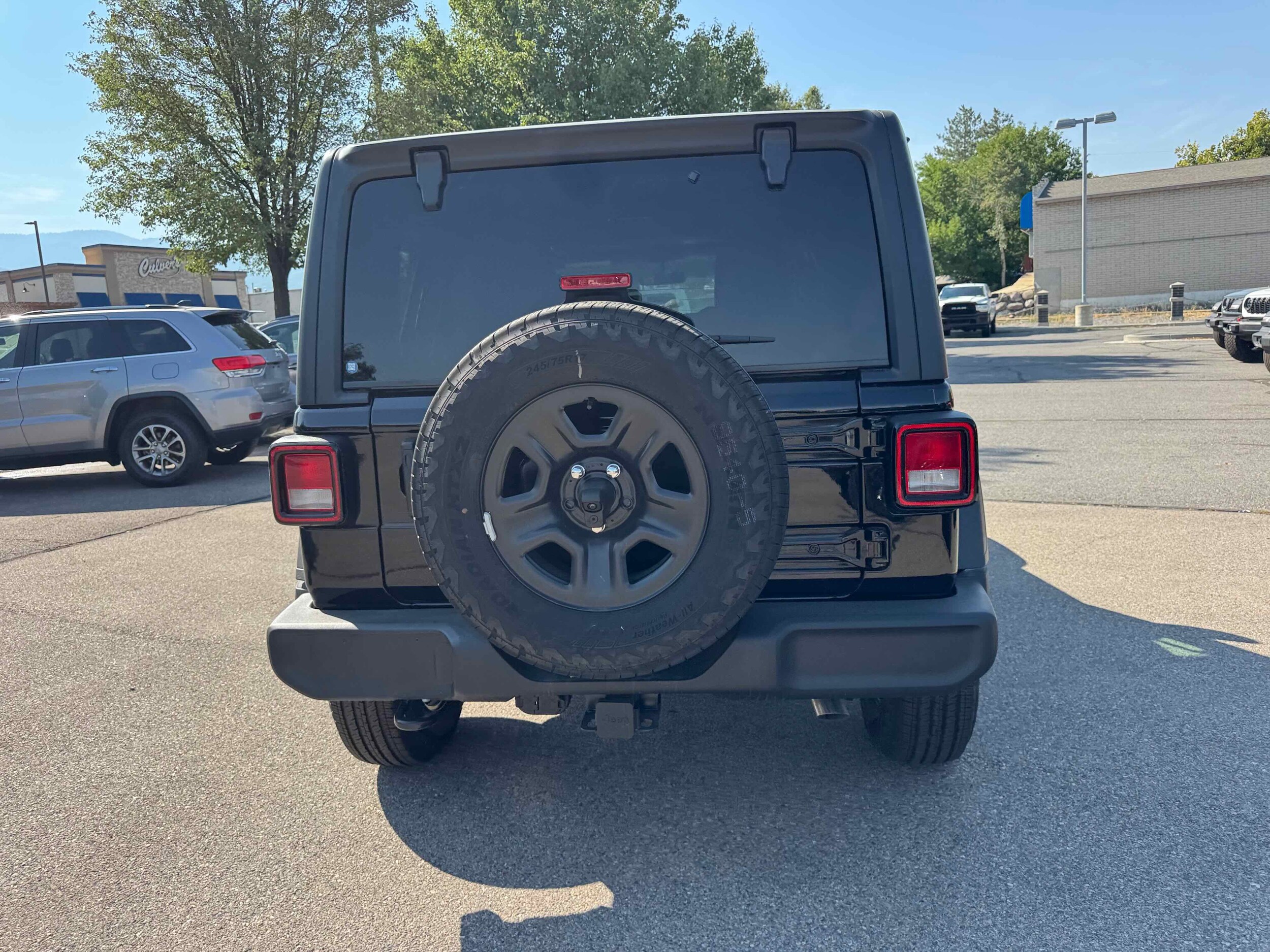 2025 Jeep Wrangler Sport photo 4