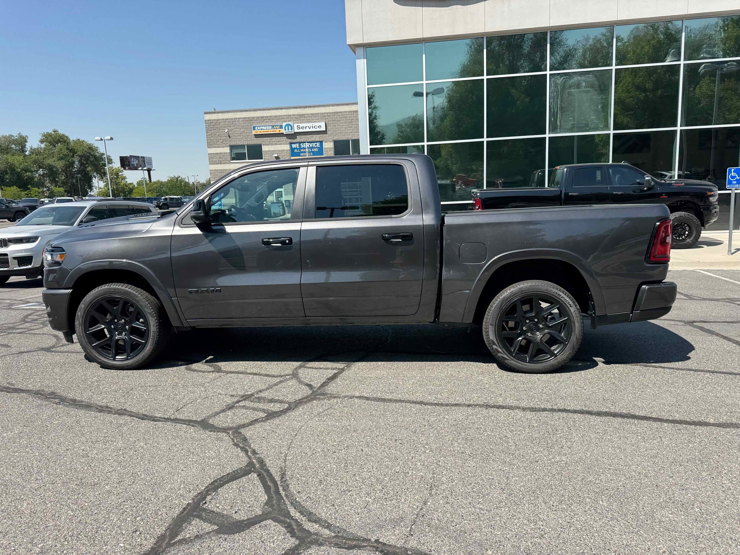 2025 Ram 1500 Laramie photo 2