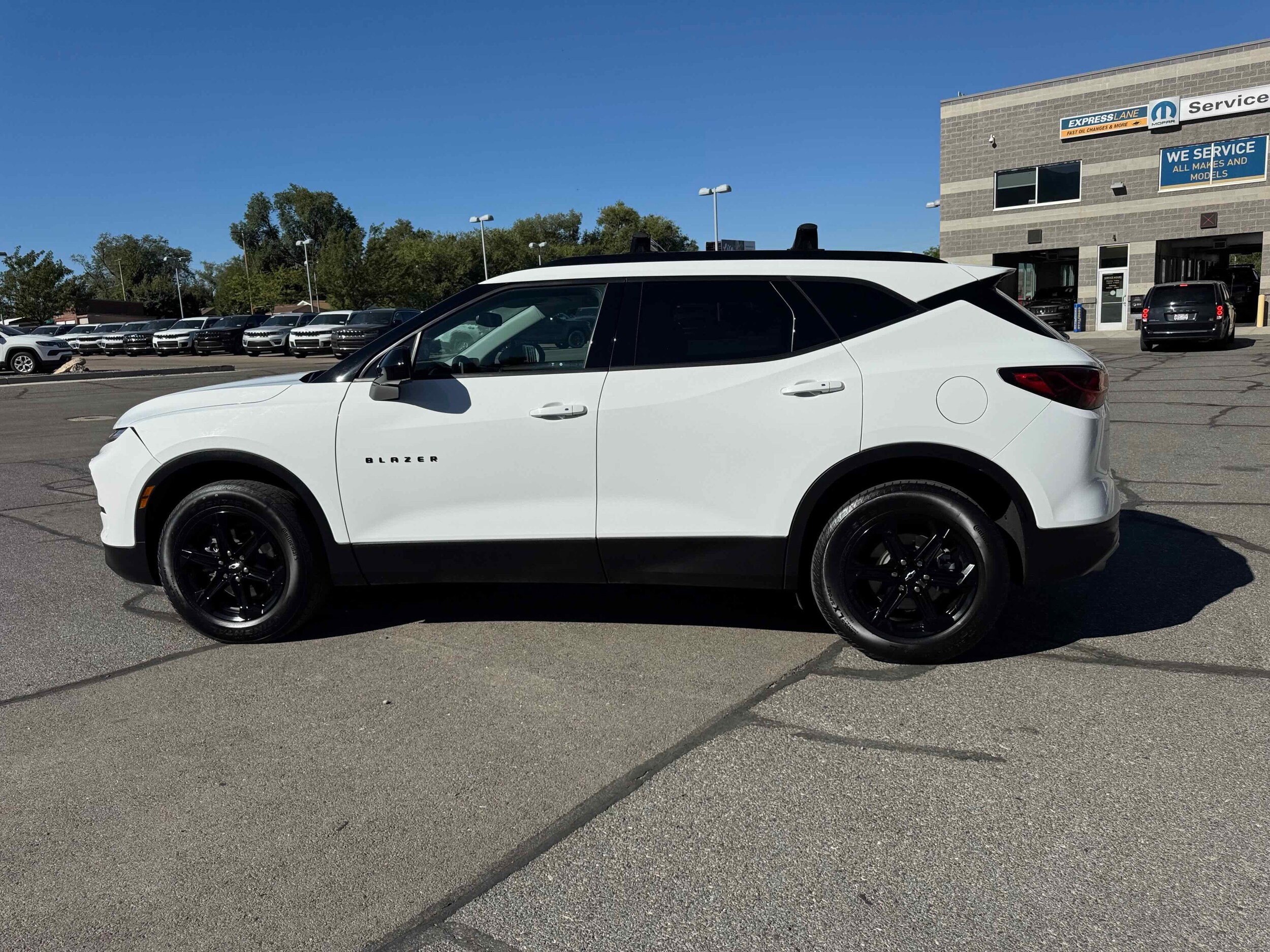 2024 Chevrolet Blazer 2LT photo 2
