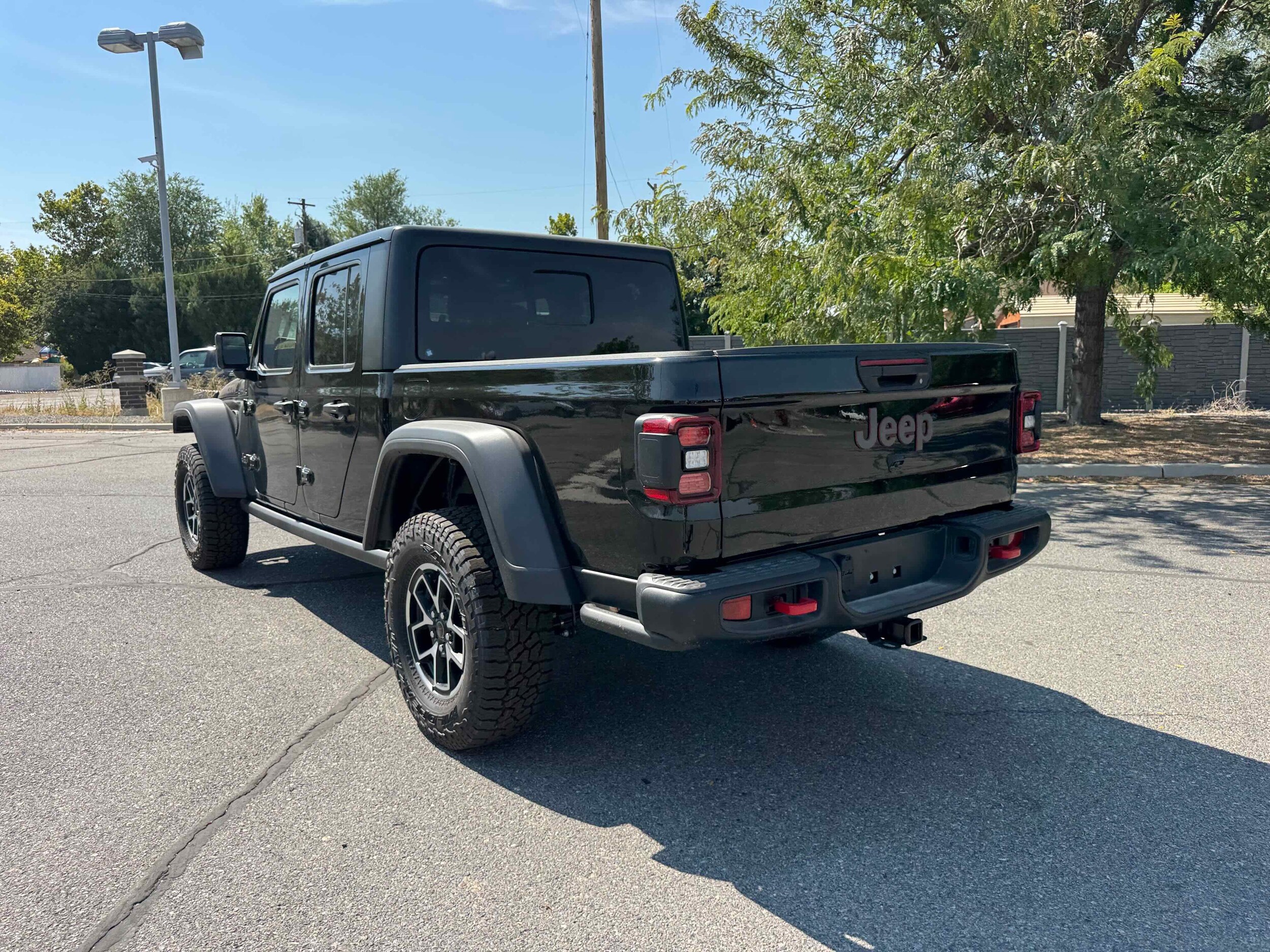 2025 Jeep Gladiator Rubicon photo 2
