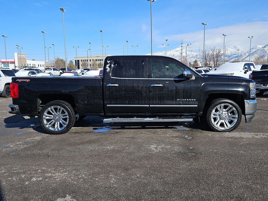Used 2017 Chevrolet Silverado 1500 LTZ 4WD Crew Cab 153.0 LTZ w/1LZ