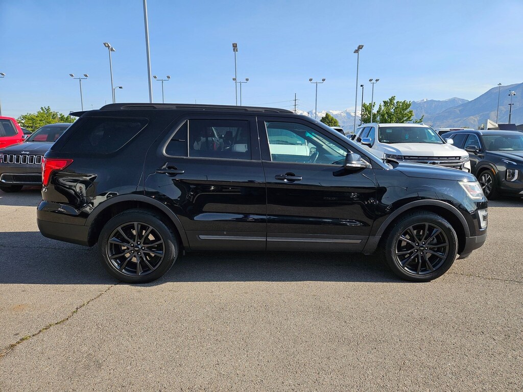 Used 2017 Ford Explorer XLT XLT 4WD