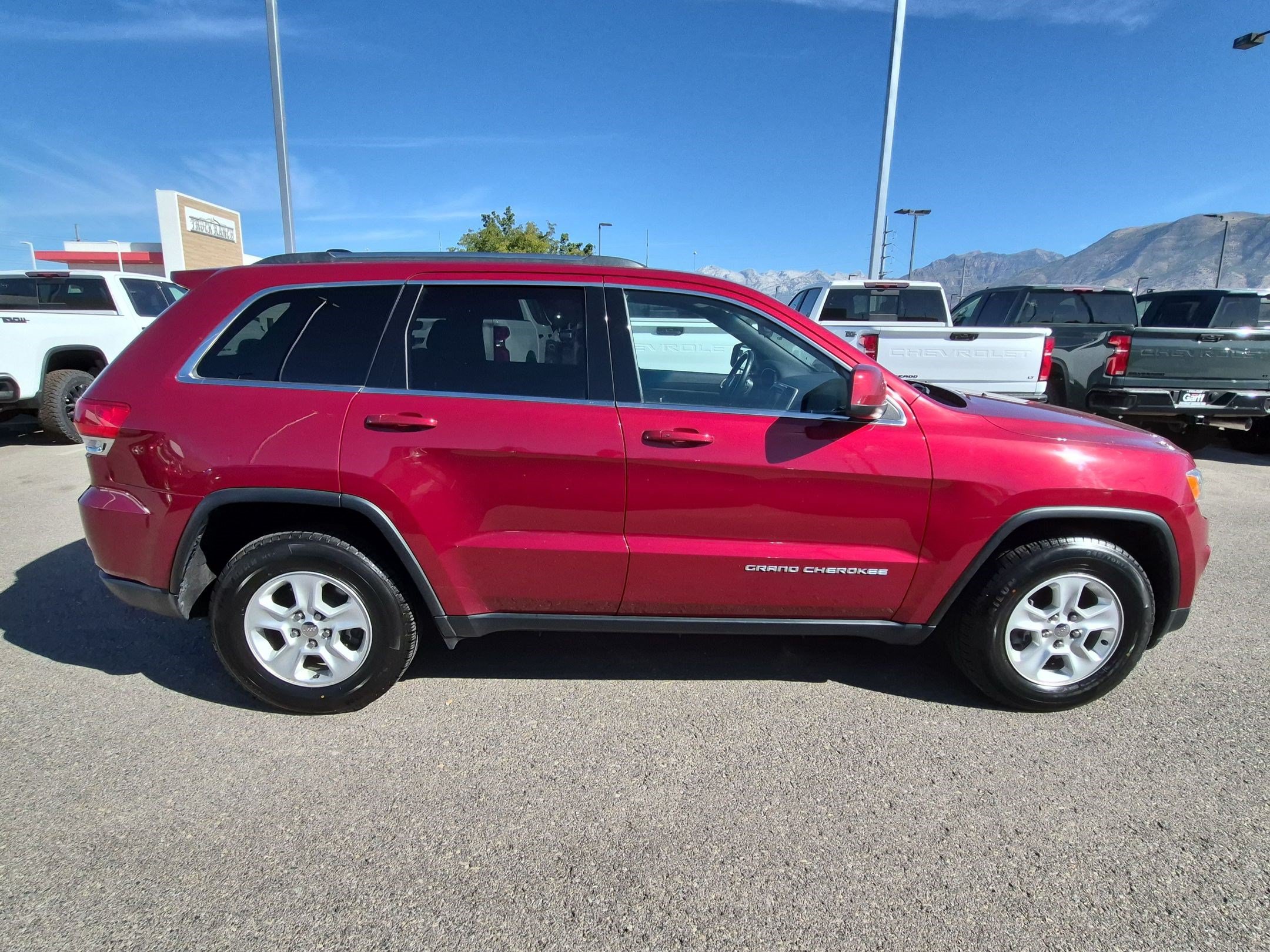 Used 2015 Jeep Grand Cherokee Laredo 4WD Laredo