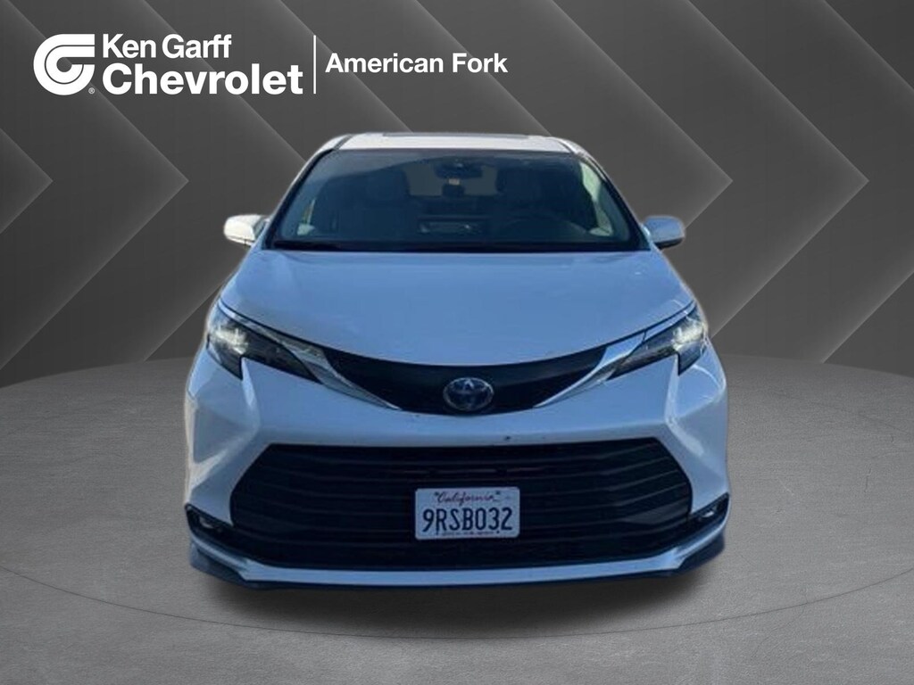 Used 2023 Toyota Sienna XLE XLE AWD 7-Passenger
