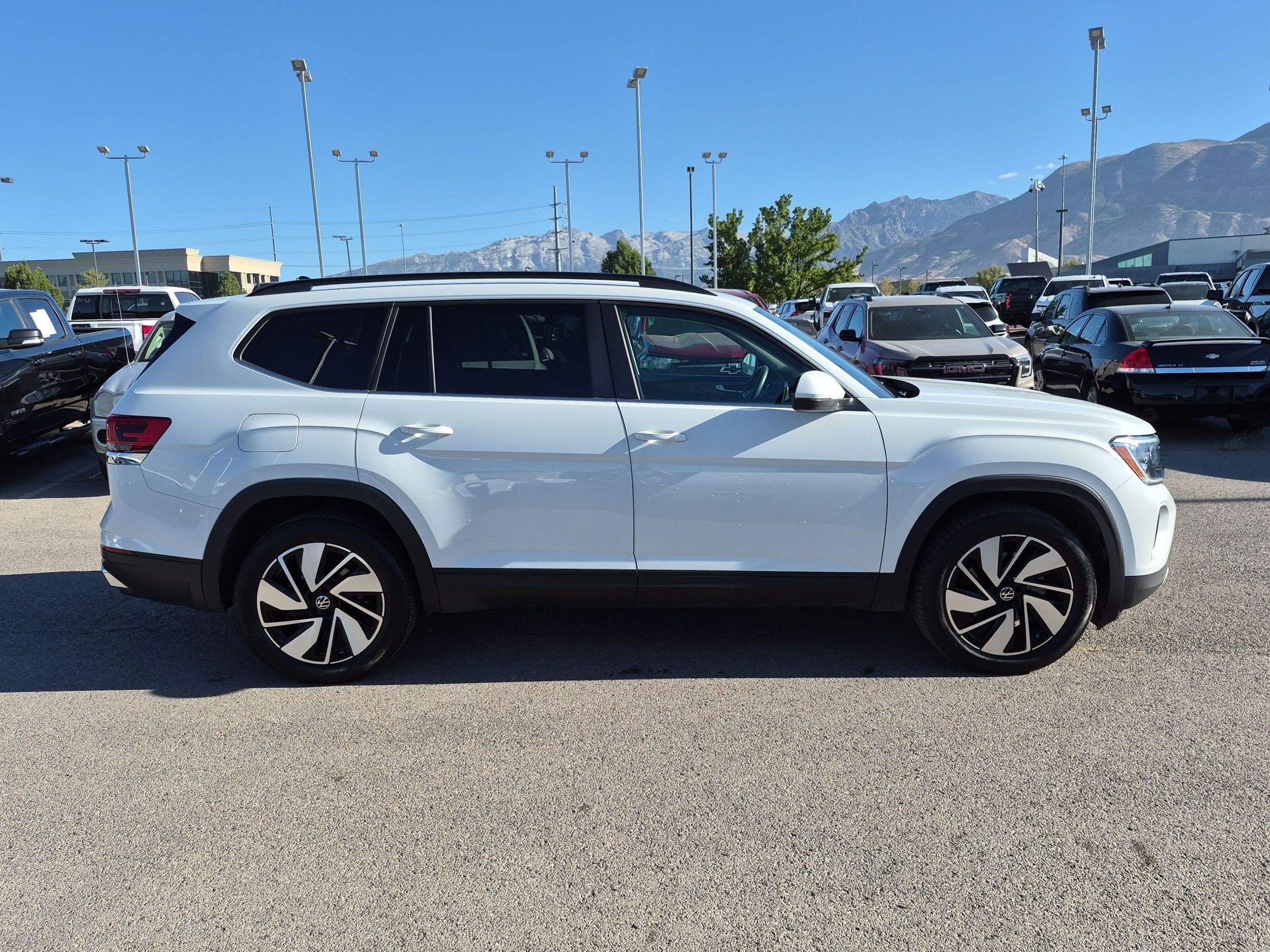 Used 2024 Volkswagen Atlas 2.0T SE w/Technology 2.0T SE w/Technology 4MOTION