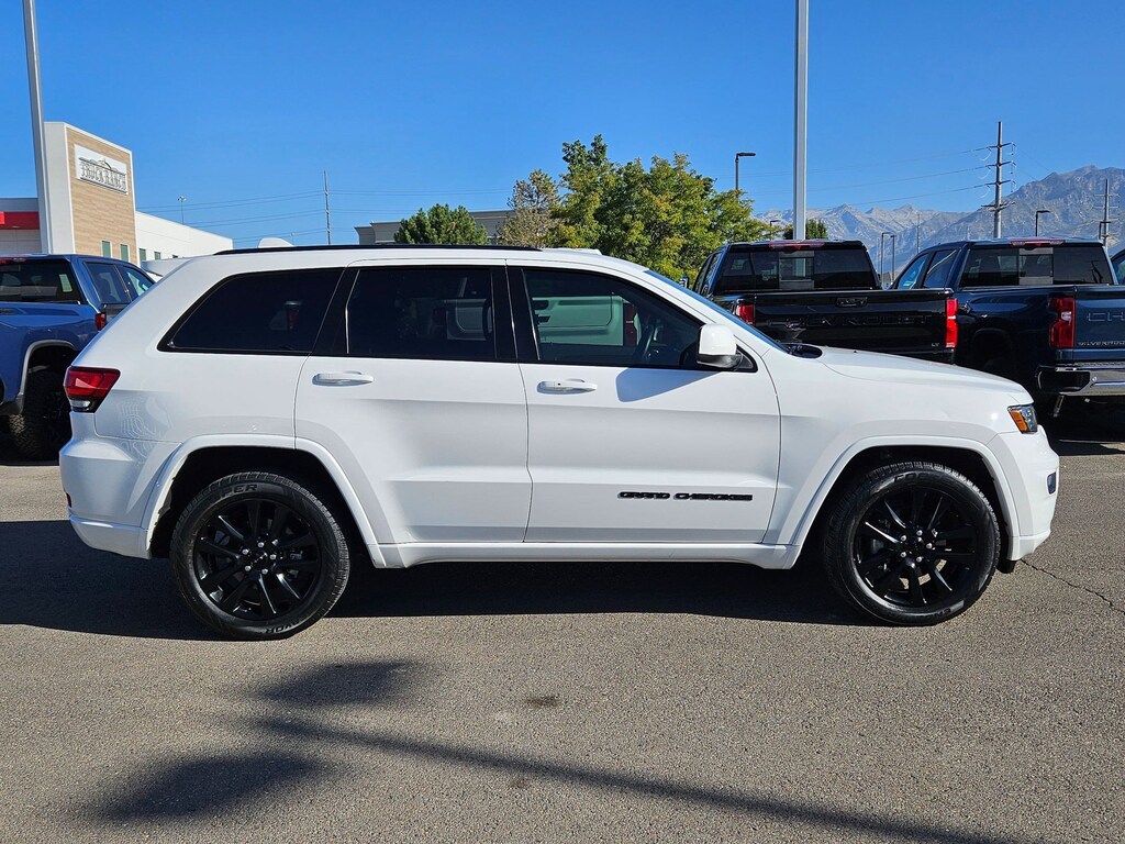 Used 2017 Jeep Grand Cherokee Altitude Altitude 4x4 *Ltd Avail*