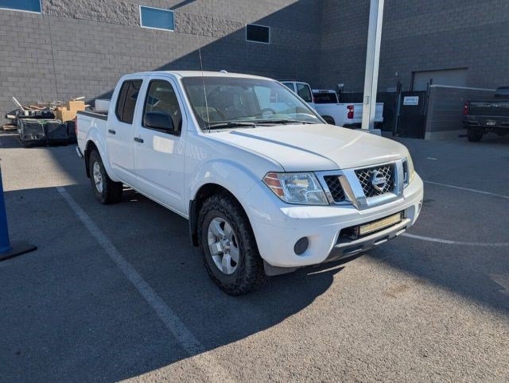 Used 2012 Nissan Frontier SV 4WD Crew Cab SWB Auto SV