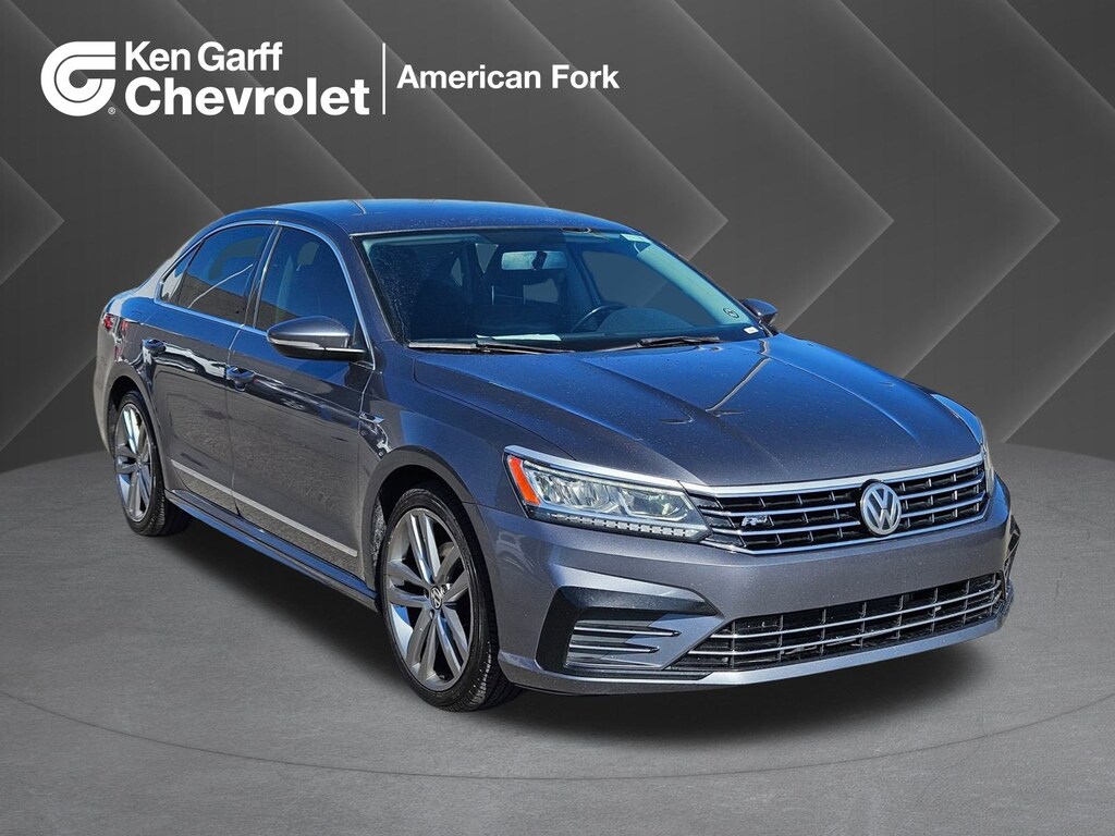 Used 2017 Volkswagen Passat R-Line w/Comfort Pkg R-Line w/Comfort Pkg Auto