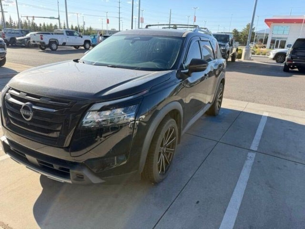 Used 2023 Nissan Pathfinder SL SL 4WD