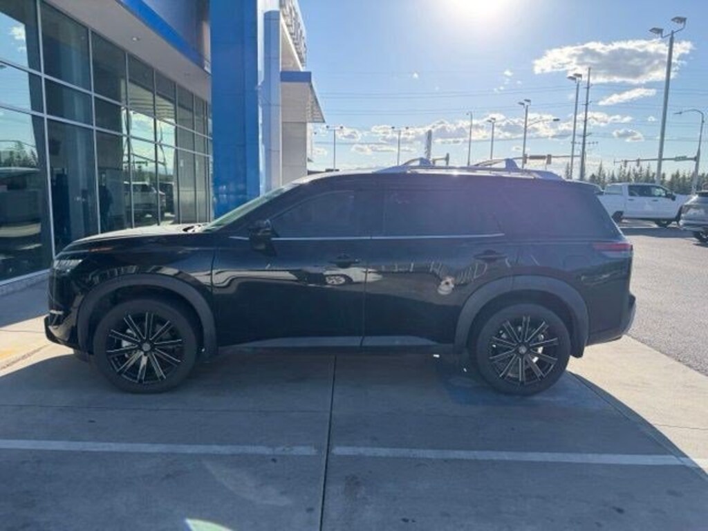 Used 2023 Nissan Pathfinder SL SL 4WD