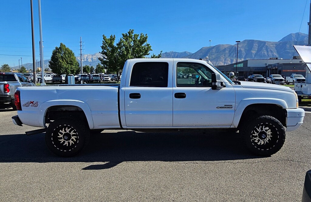 Used 2005 Chevrolet Silverado 2500HD LT Crew Cab 153 WB 4WD LT