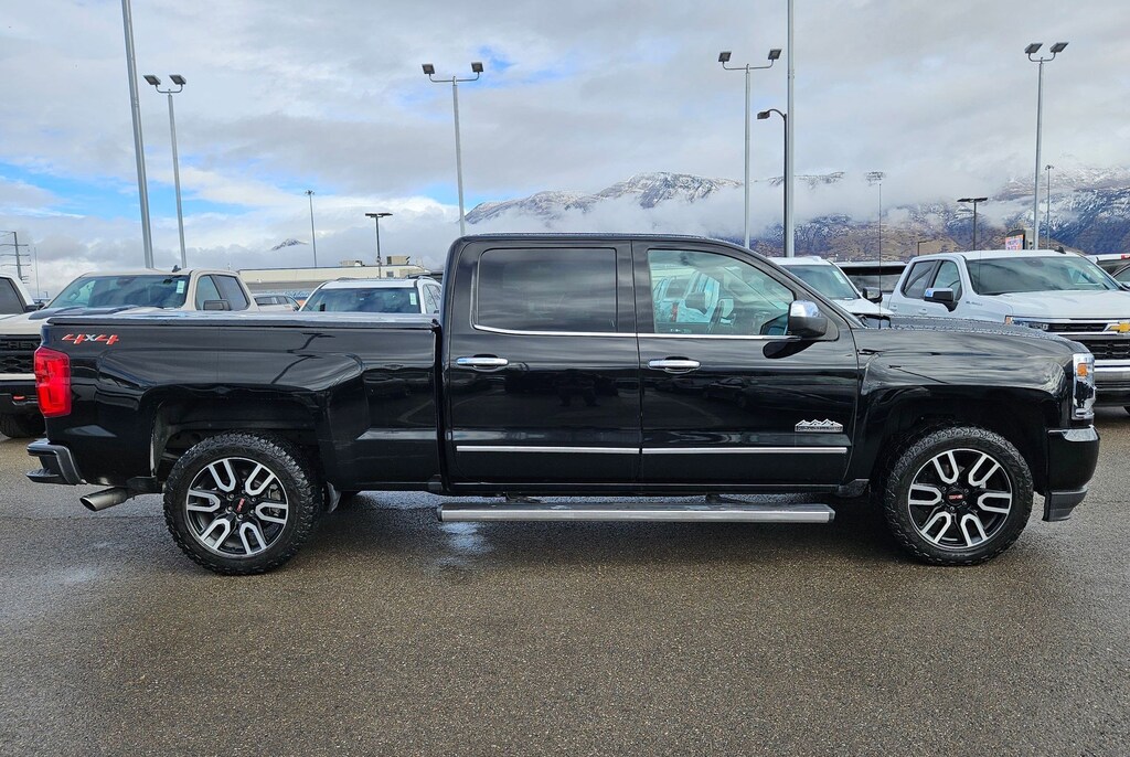 Used 2018 Chevrolet Silverado 1500 High Country 4WD Crew Cab 153.0 High Country