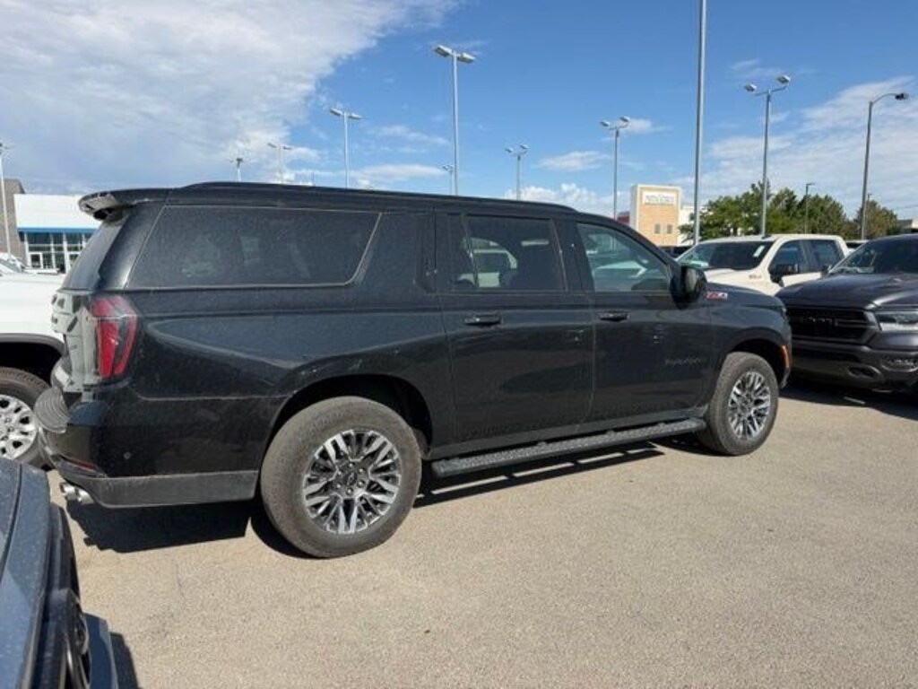 Used 2025 Chevrolet Suburban Z71 4WD Z71
