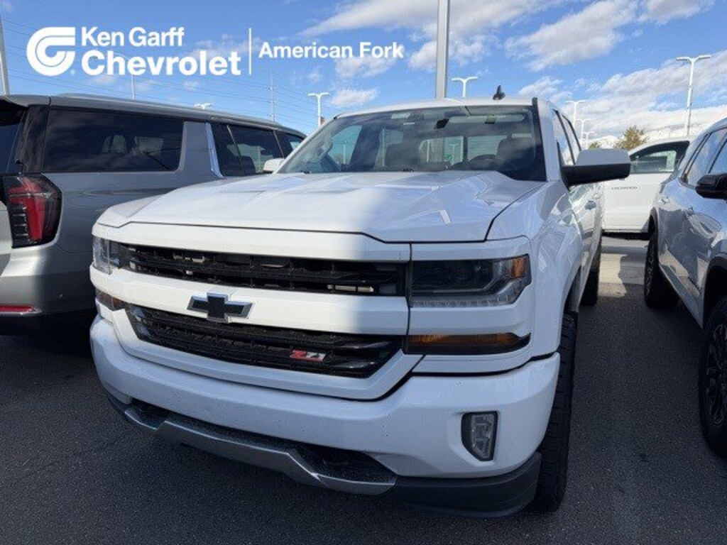 Used 2017 Chevrolet Silverado 1500 LT 4WD Crew Cab 143.5 LT w/2LT