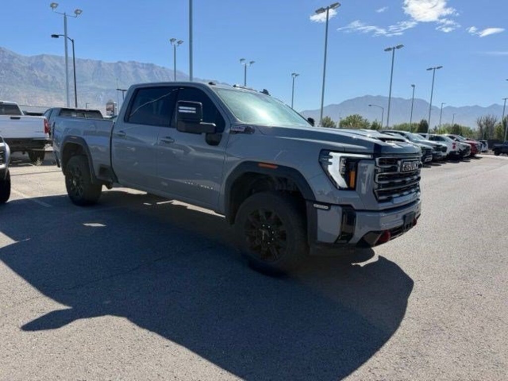 Used 2025 GMC Sierra 2500HD AT4 4WD Crew Cab 159 AT4