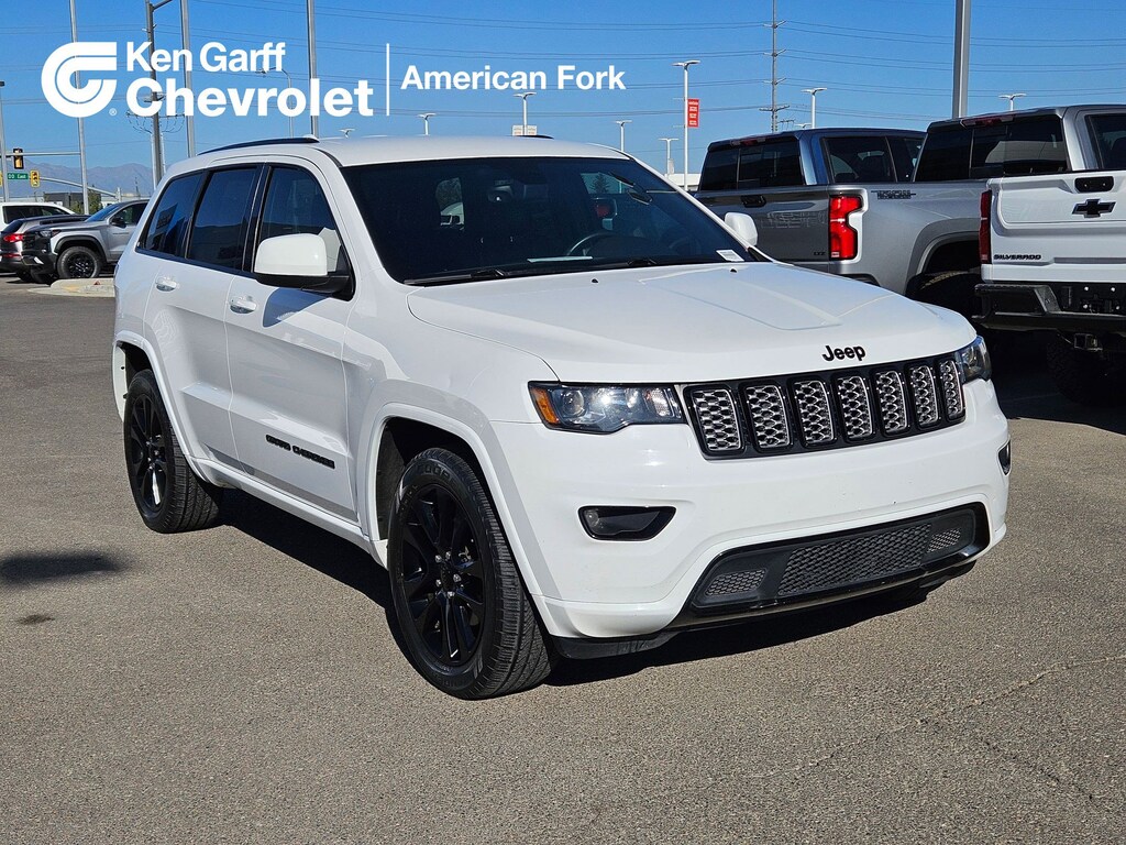 Used 2017 Jeep Grand Cherokee Altitude Altitude 4x4 *Ltd Avail*