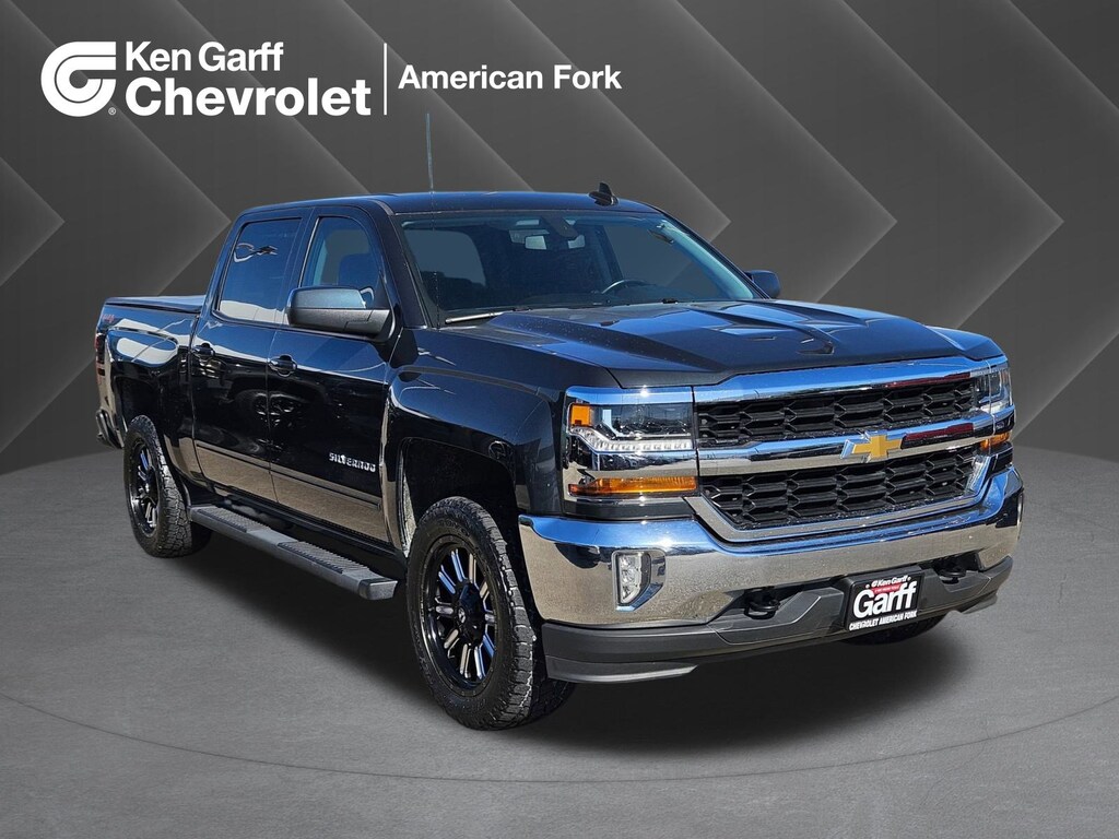 Used 2018 Chevrolet Silverado 1500 LT 4WD Crew Cab 143.5 LT w/1LT