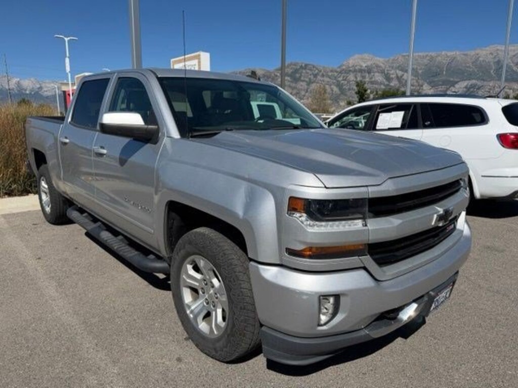 Used 2018 Chevrolet Silverado 1500 LT 4WD Crew Cab 143.5 LT w/2LT