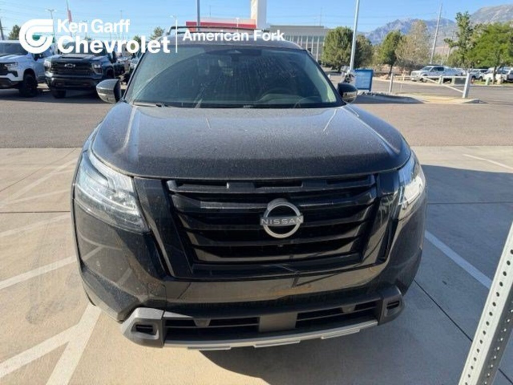 Used 2023 Nissan Pathfinder SL SL 4WD