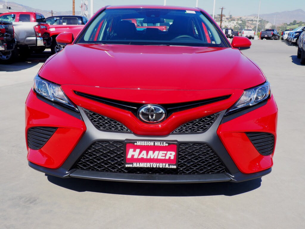 Used 2019 Toyota Camry SE Sedan
