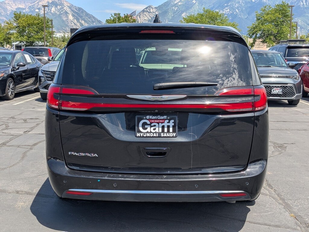 Used 2023 Chrysler Pacifica Touring L Van Passenger Van