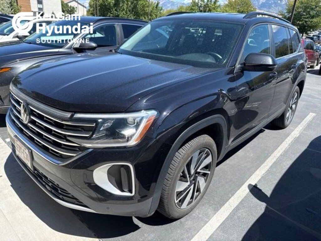 Used 2025 Volkswagen Atlas 2.0T SE w/Technology SUV