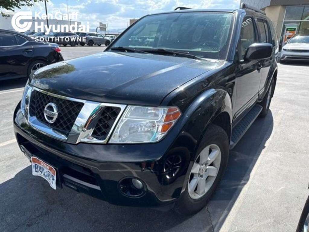 Used 2010 Nissan Pathfinder SE SUV