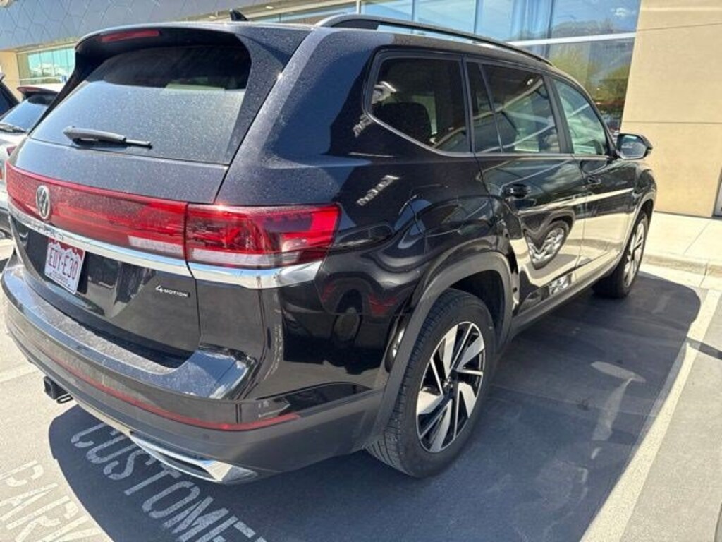 Used 2025 Volkswagen Atlas 2.0T SE w/Technology SUV