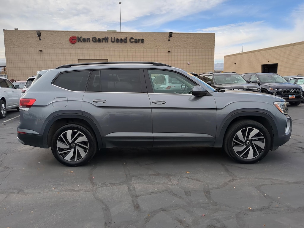 Used 2024 Volkswagen Atlas 2.0T SE w/Technology SUV