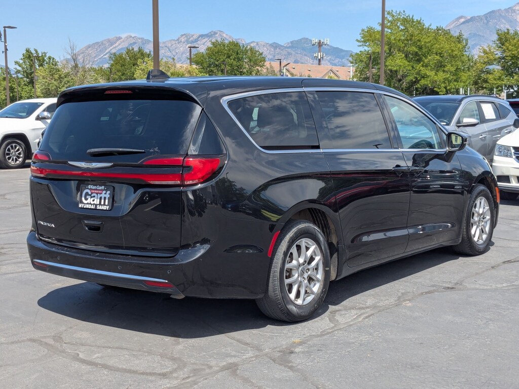 Used 2023 Chrysler Pacifica Touring L Van Passenger Van