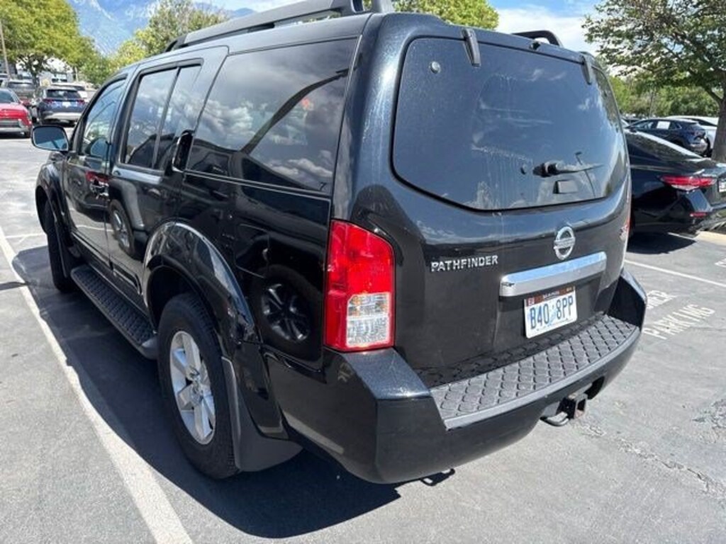 Used 2010 Nissan Pathfinder SE SUV