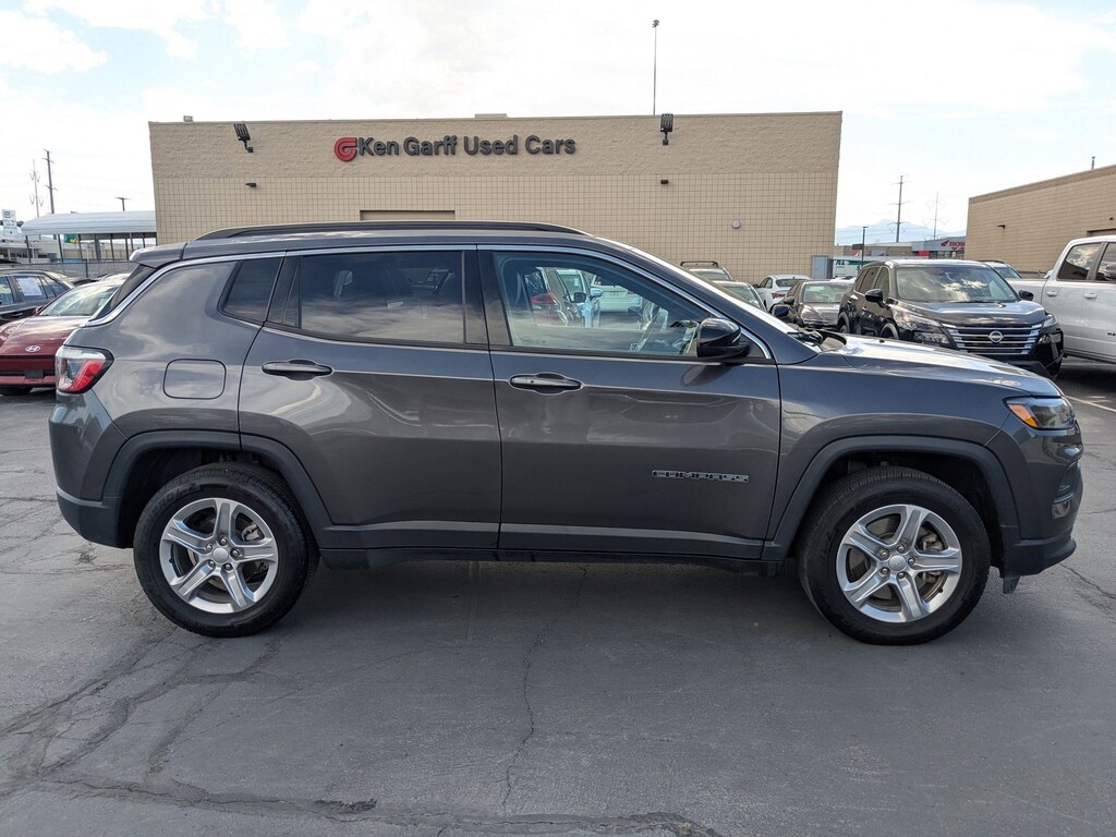 Used 2024 Jeep Compass Latitude SUV