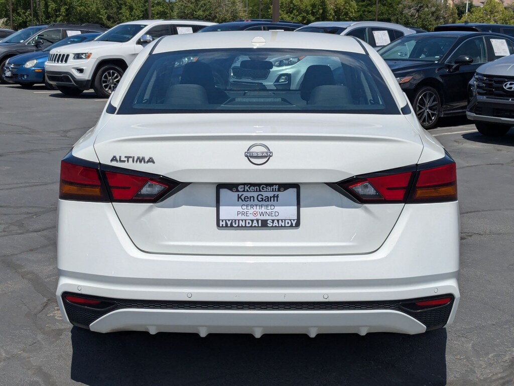 Used 2025 Nissan Altima SV Sedan