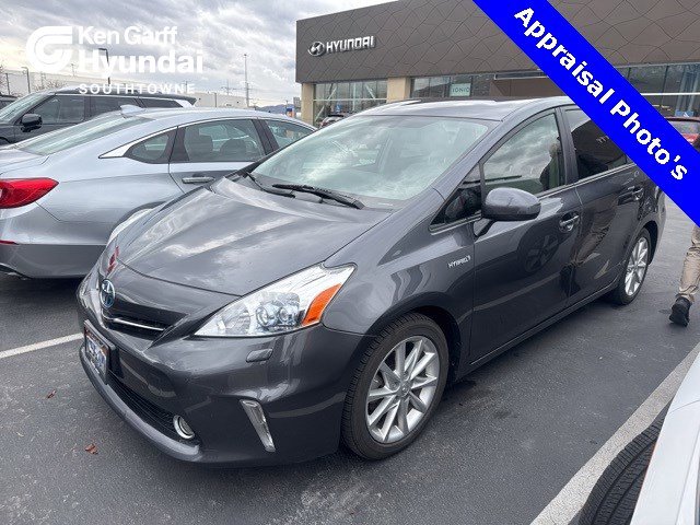 2012 Toyota Prius v Five's photo