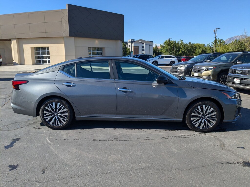Used 2025 Nissan Altima SV Sedan
