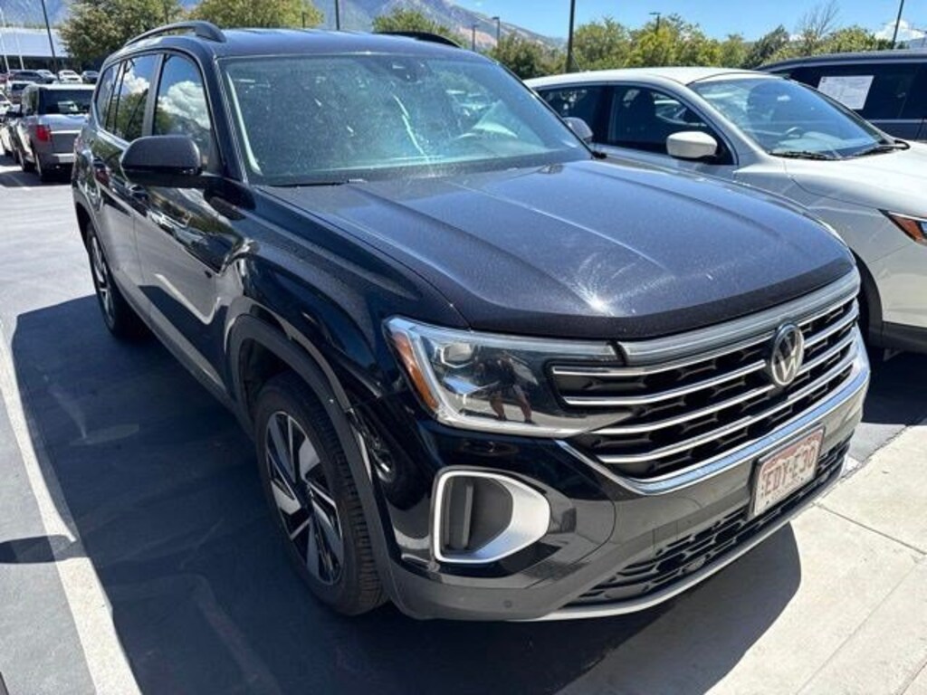 Used 2025 Volkswagen Atlas 2.0T SE w/Technology SUV