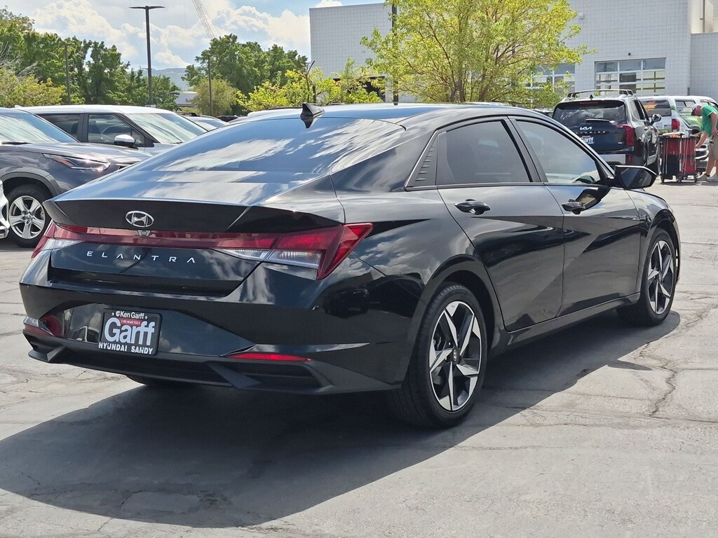 Used 2023 Hyundai Elantra SEL Sedan