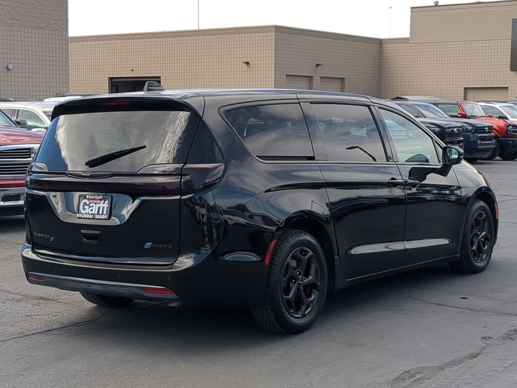 Used 2022 Chrysler Pacifica Hybrid Touring L Van Passenger Van